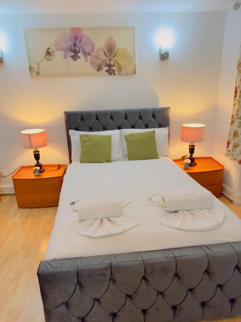 Bright Budget Studio Apartment In Central Londres Exterior foto